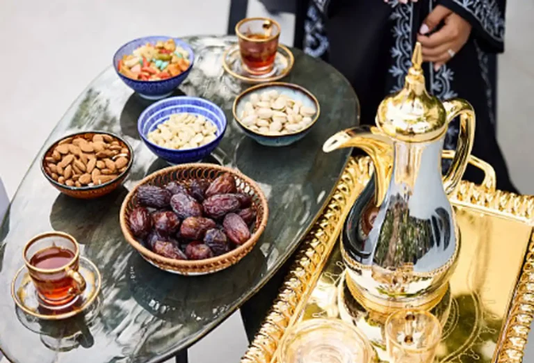 Arabic style vacuum jug